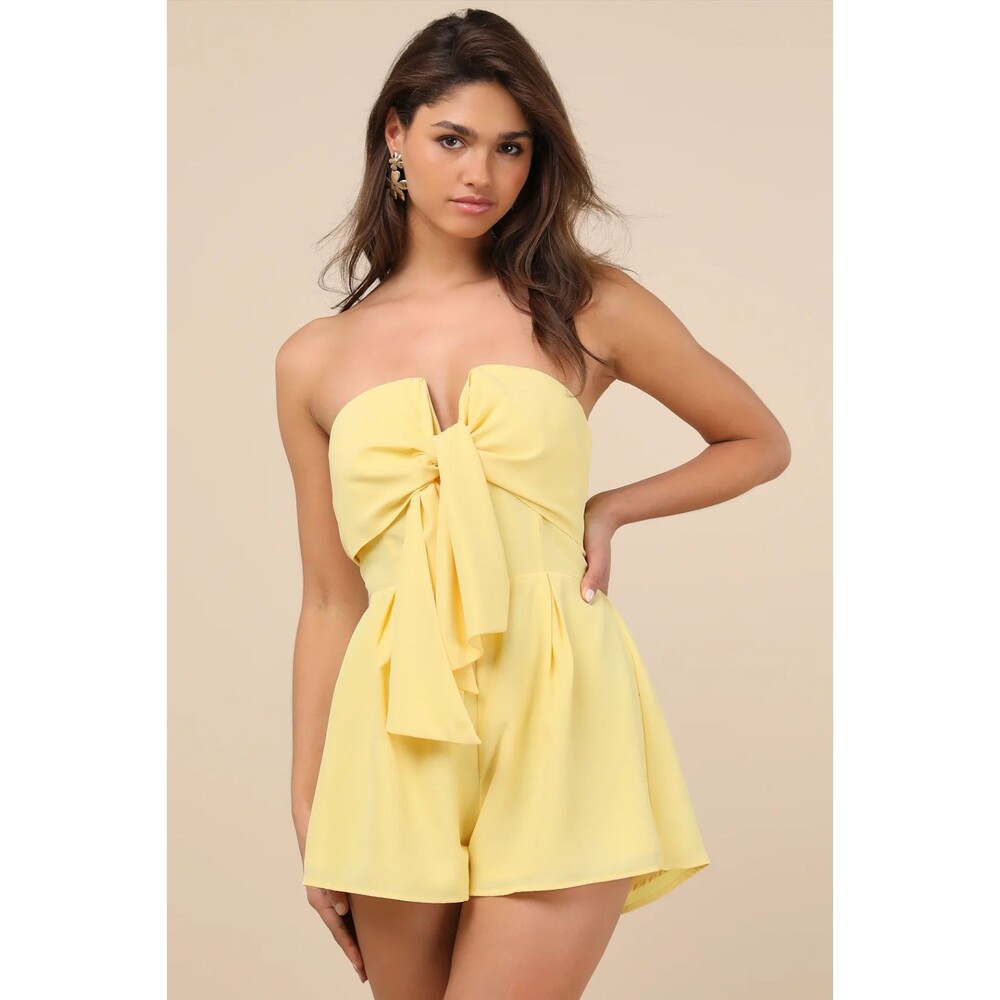 Lulus Inez Tie Front Romper Womens XL Yellow Floral Cutout Back Boho NWT